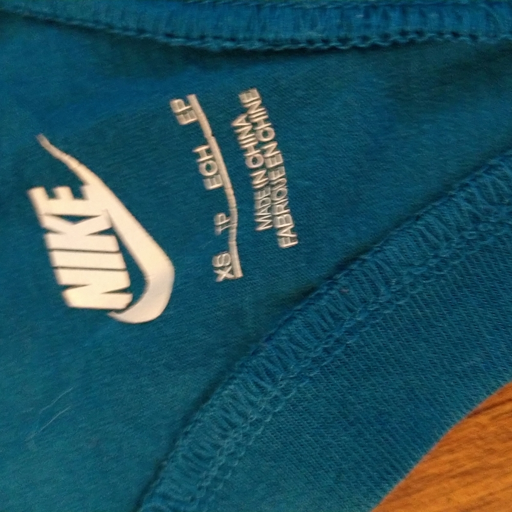 Size xs blue Nikes workout athletic top - Picture 12 of 16